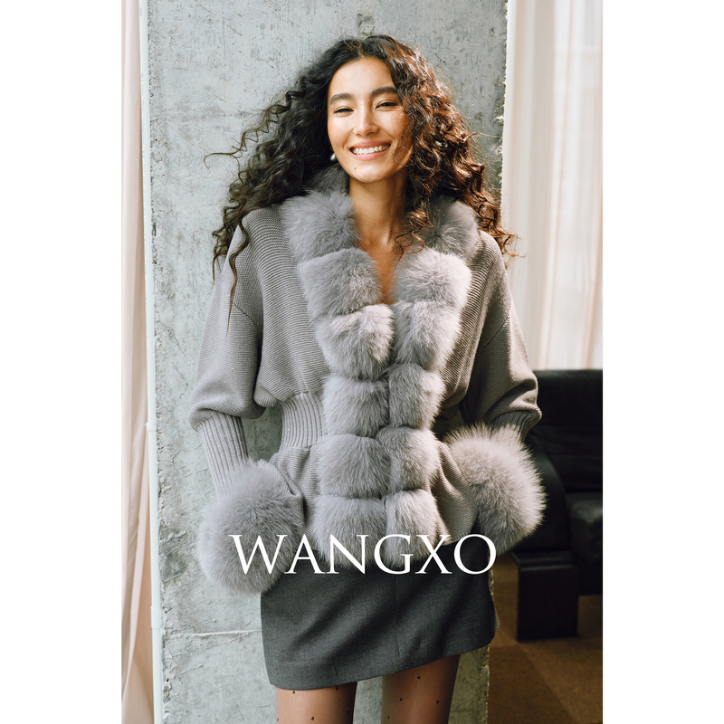 WANGXO【月半弯】可拆卸狐狸毛领收腰针织上衣 2401583W