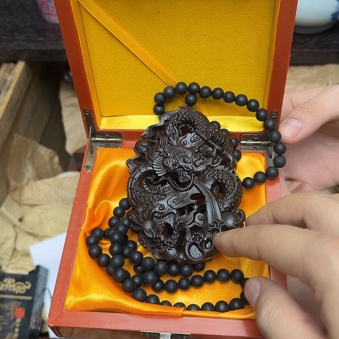 大叶紫檀（黑酸枝木类）