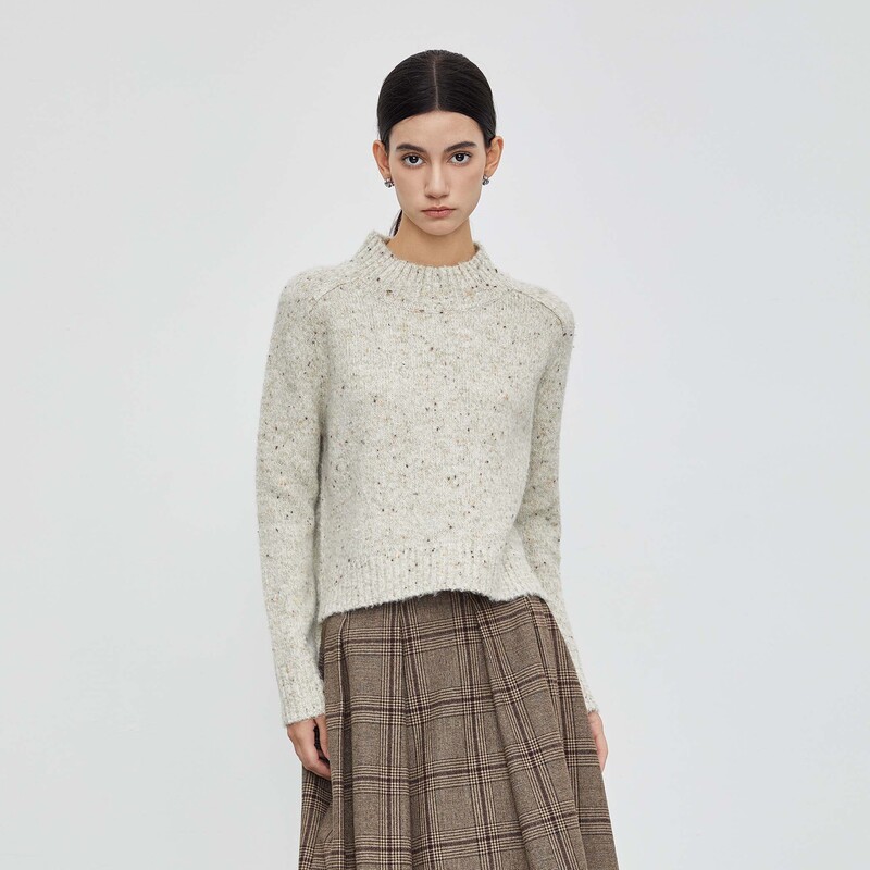 圣迪奥女装罗纹圆领撞色不规则宽松针织衫S23463516