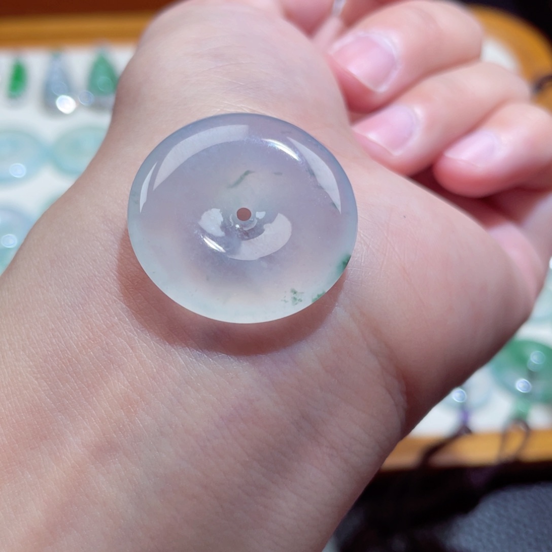 翡翠未镶嵌颈饰扣子