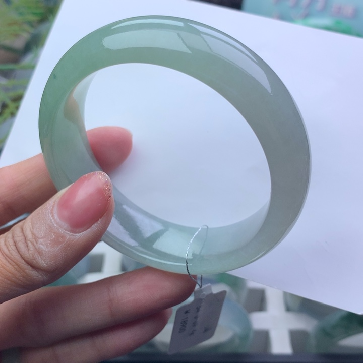 翡翠手镯未镶嵌天然翡翠手镯