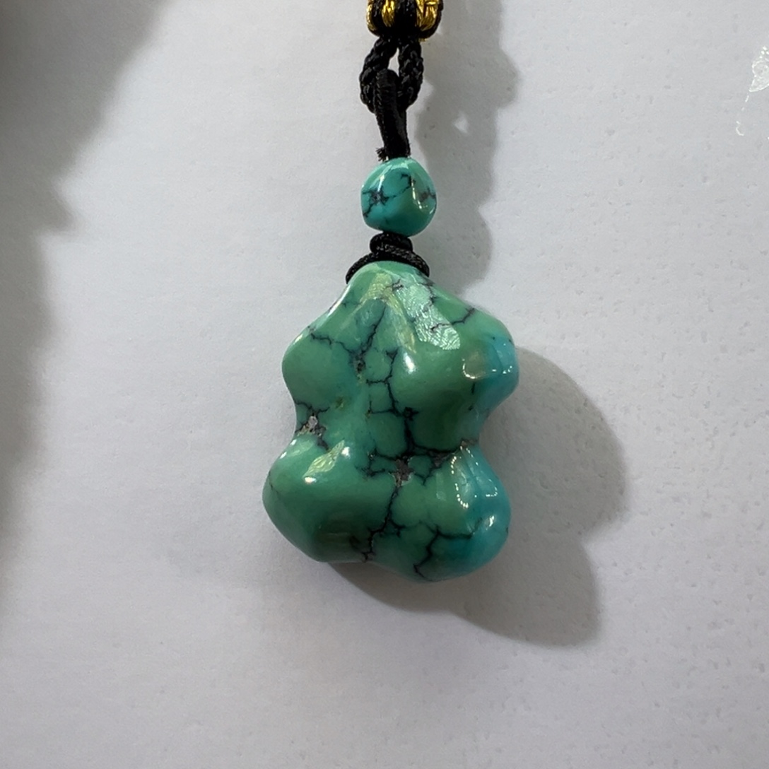 绿松石未镶嵌挂件