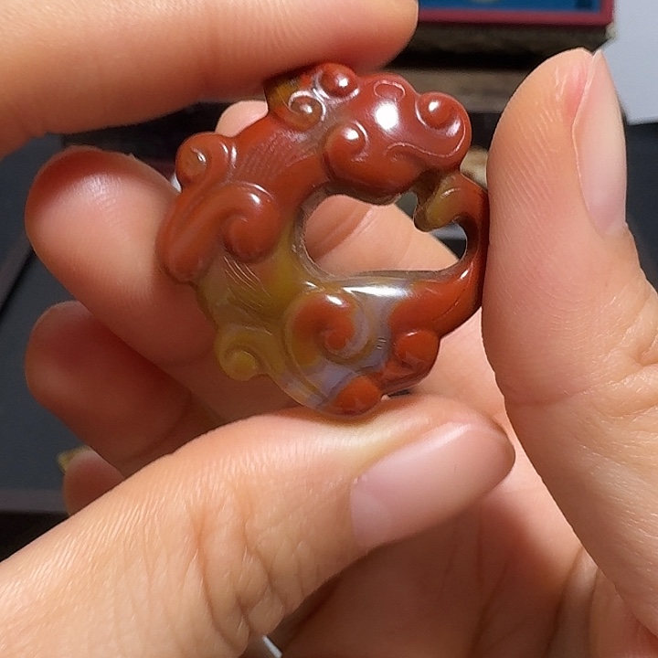 是***么和田玉未镶嵌颈饰