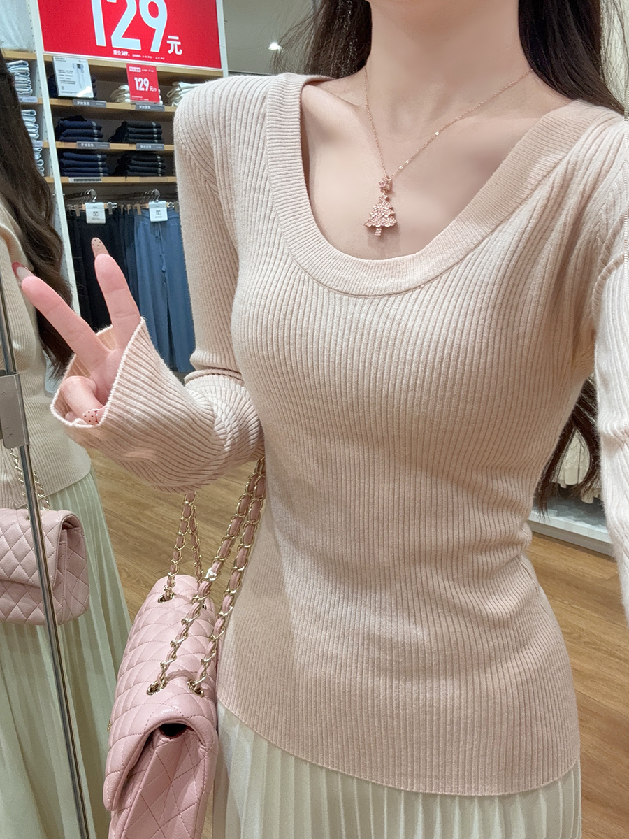 温柔系U领露锁骨显瘦打底上衣女2025秋冬季针织衫慵懒感修身毛衣