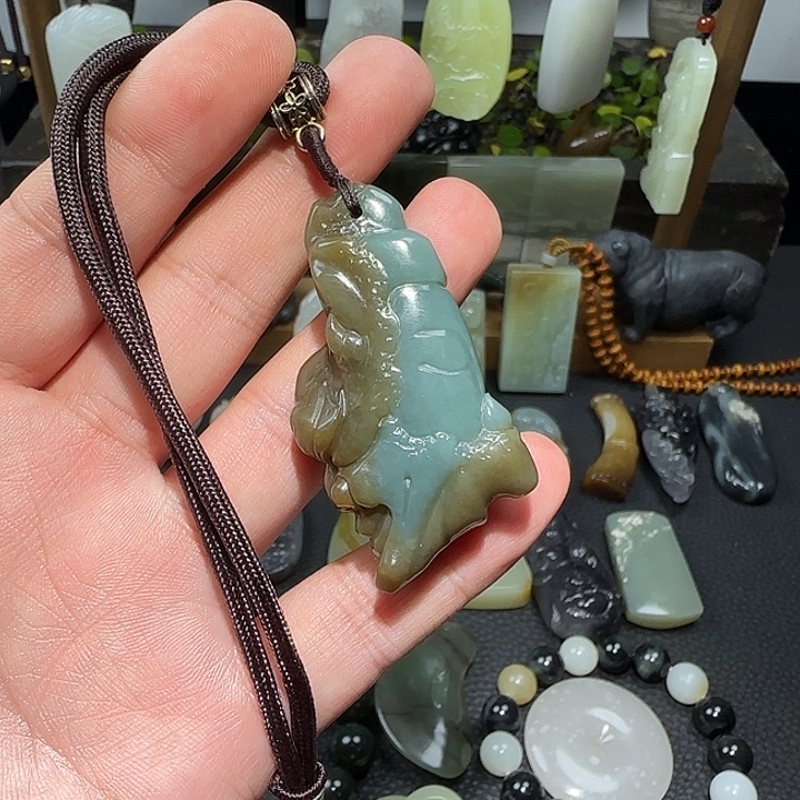 扬***️和田玉未镶嵌挂件