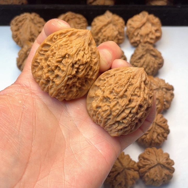 文玩核桃吊坠文玩城的小伙伴们