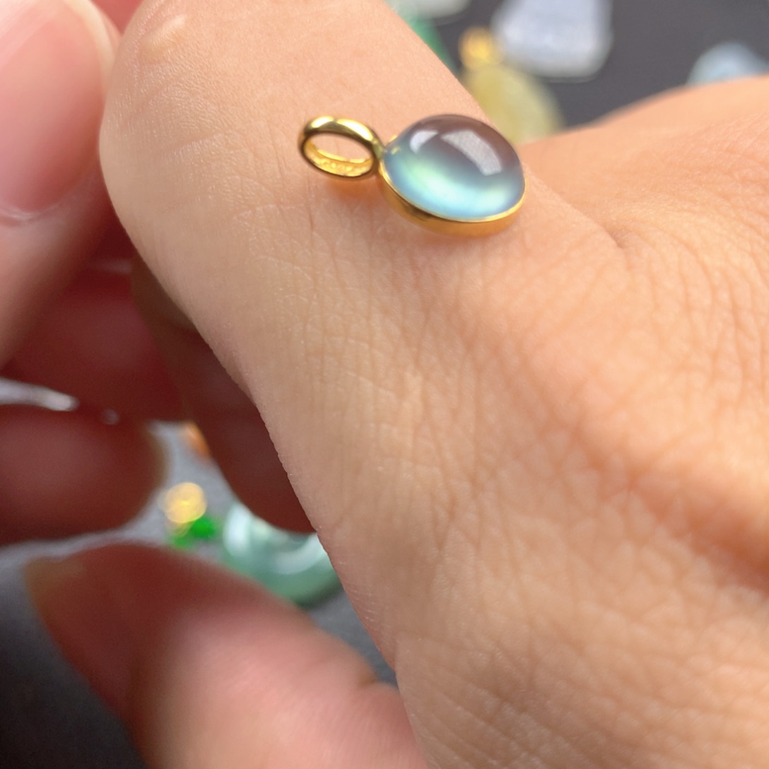 【闪购商品】颈饰18K金镶嵌翡翠翡翠