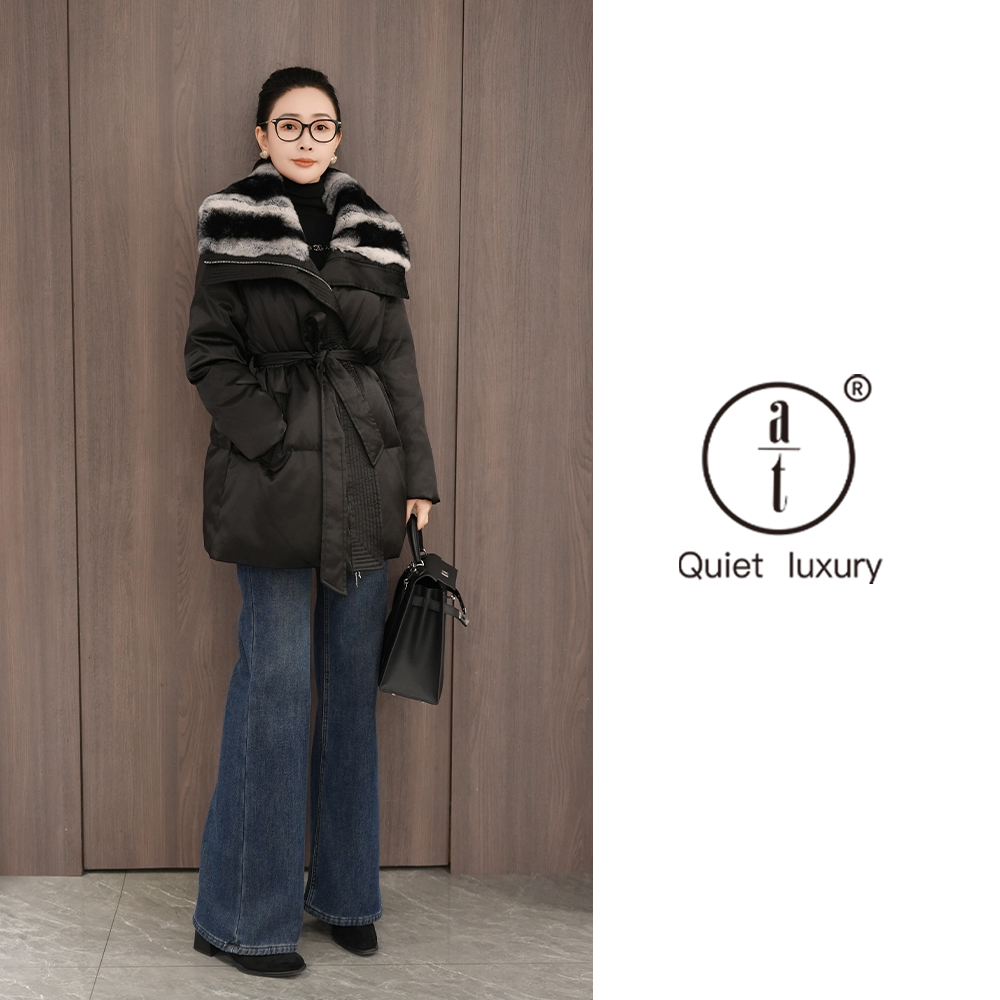 AT-桑蚕丝+獭兔毛90%鹅绒龙喵大翻领收腰鹅绒服-衣长75-ZDK256530
