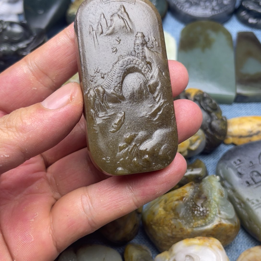 和田玉未镶嵌颈饰