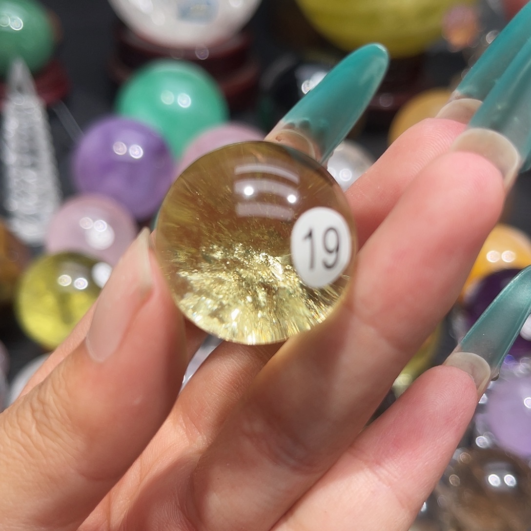 未镶嵌珠宝半成品水晶微瑕2.8