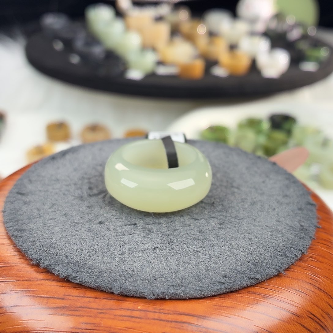 和田玉未镶嵌戒指b15蜂蜜水馒头18.2