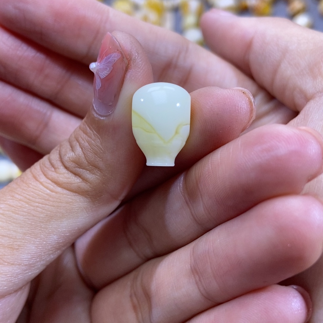 琥珀珠宝奇石未镶嵌?***远