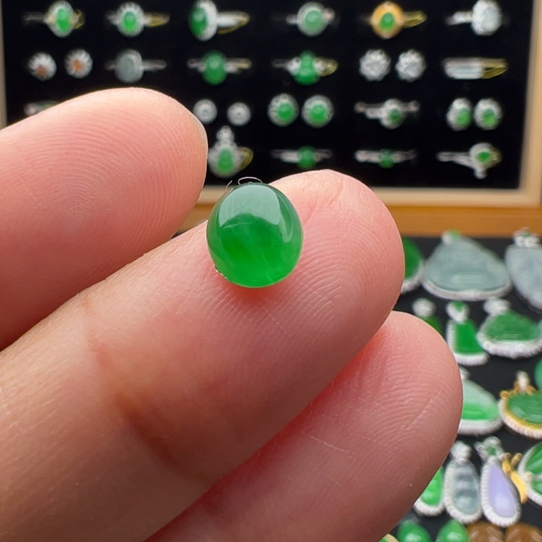 翡翠未镶嵌颈饰蛋6.9