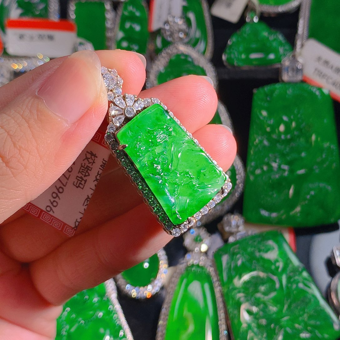 翡翠未镶嵌吊坠(不含链)