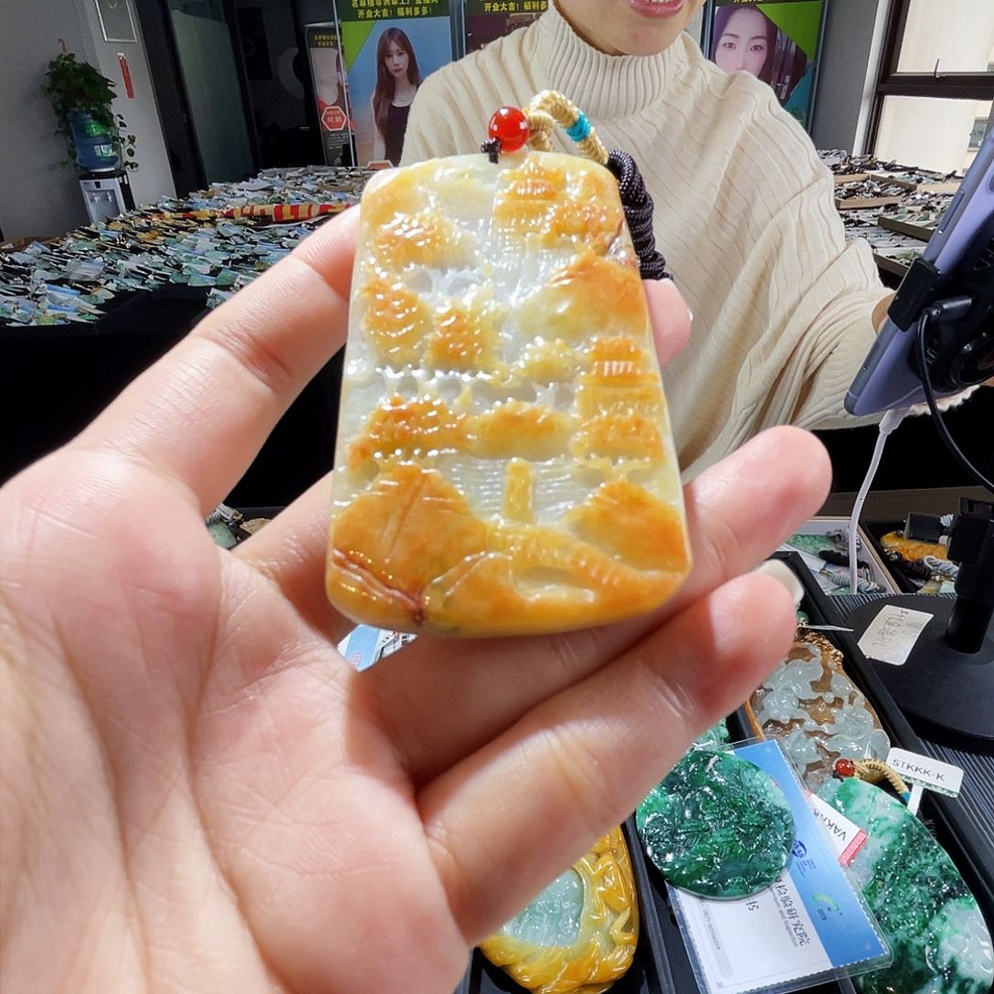 颈饰未镶嵌翡翠一