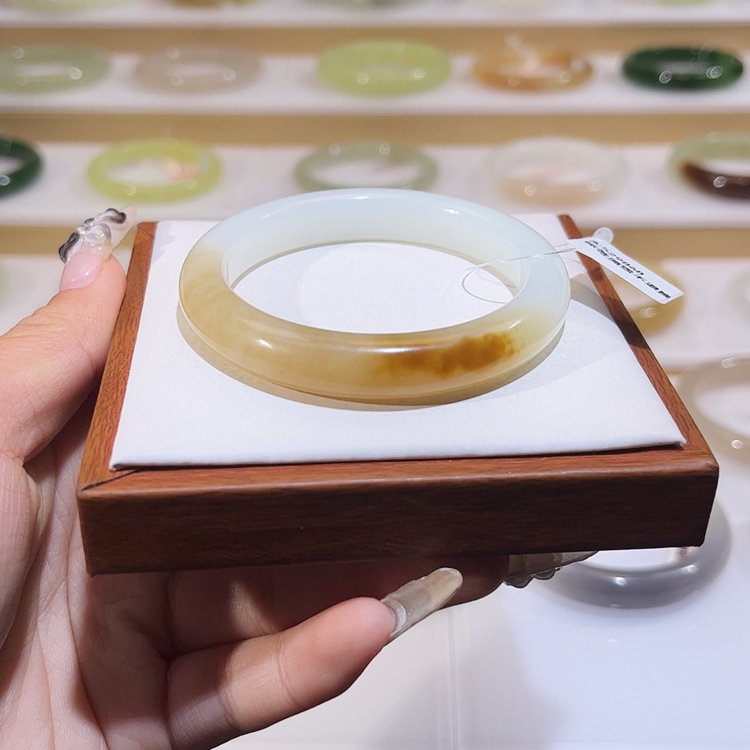 和田玉未镶嵌手镯且末糖白