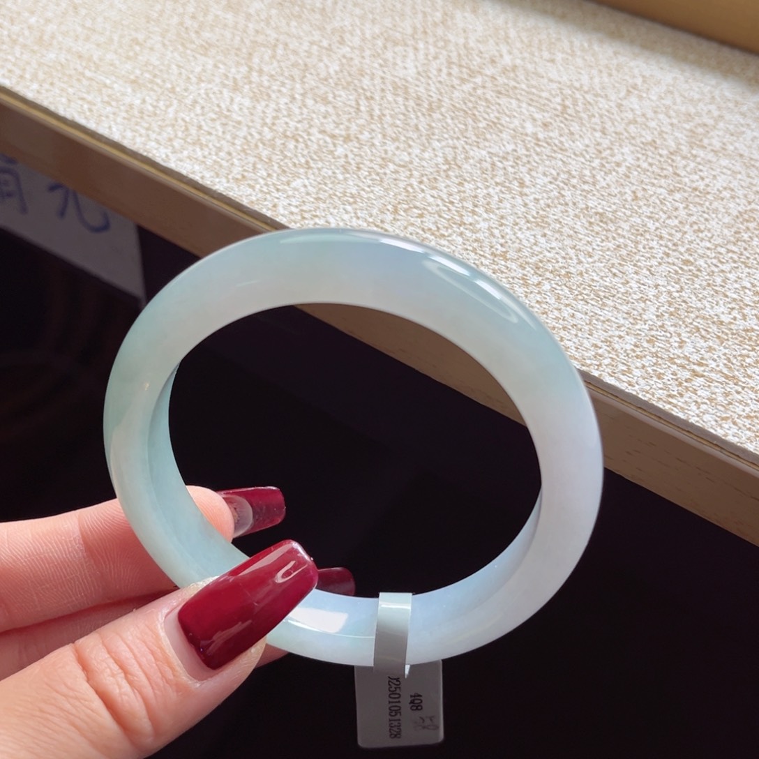 翡翠手镯未镶嵌手镯