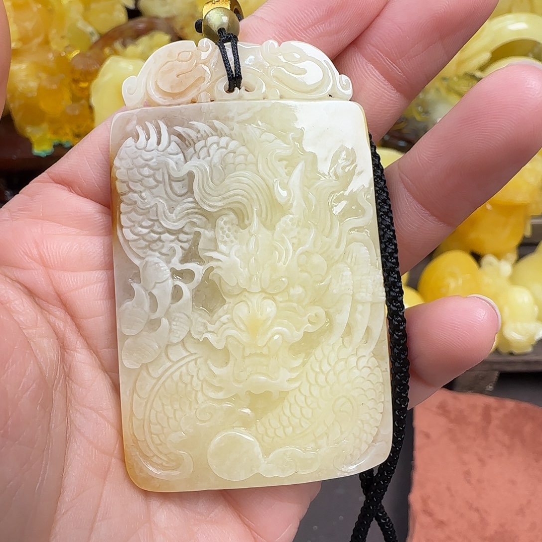 蜜蜡未镶嵌珠宝奇石