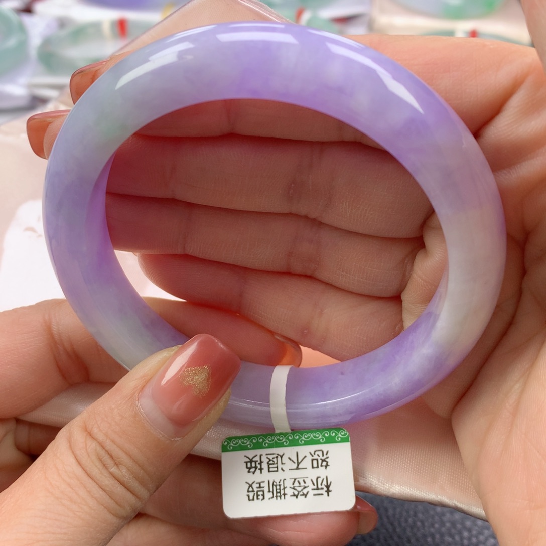 翡翠手镯未镶嵌61圈