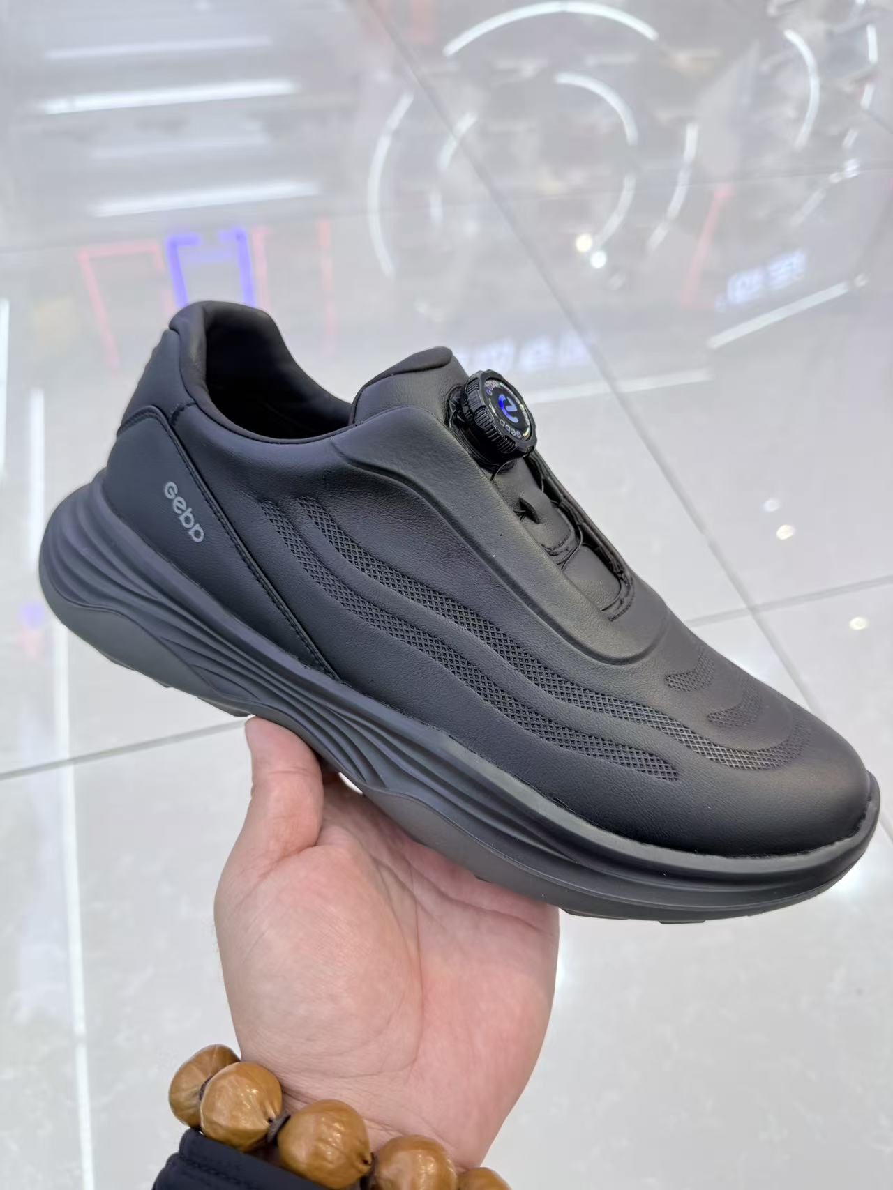 【实体发货】纽扣款商务男女软底运动鞋休闲皮鞋防水防滑耐磨【羽】