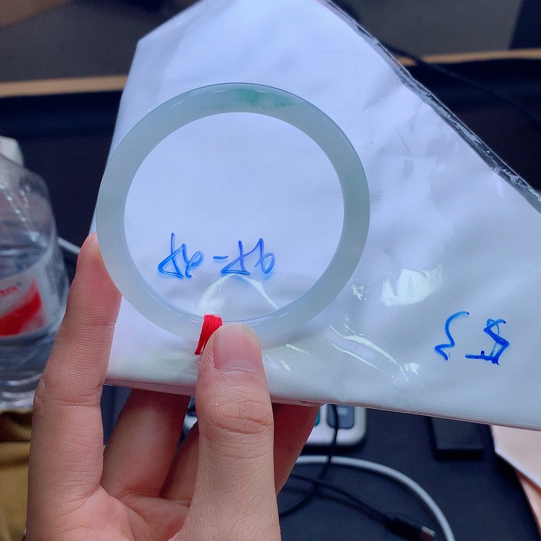 翡翠未镶嵌手镯买断