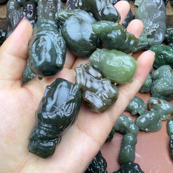 和田玉未镶嵌挂件随机抽取发一个微瑕