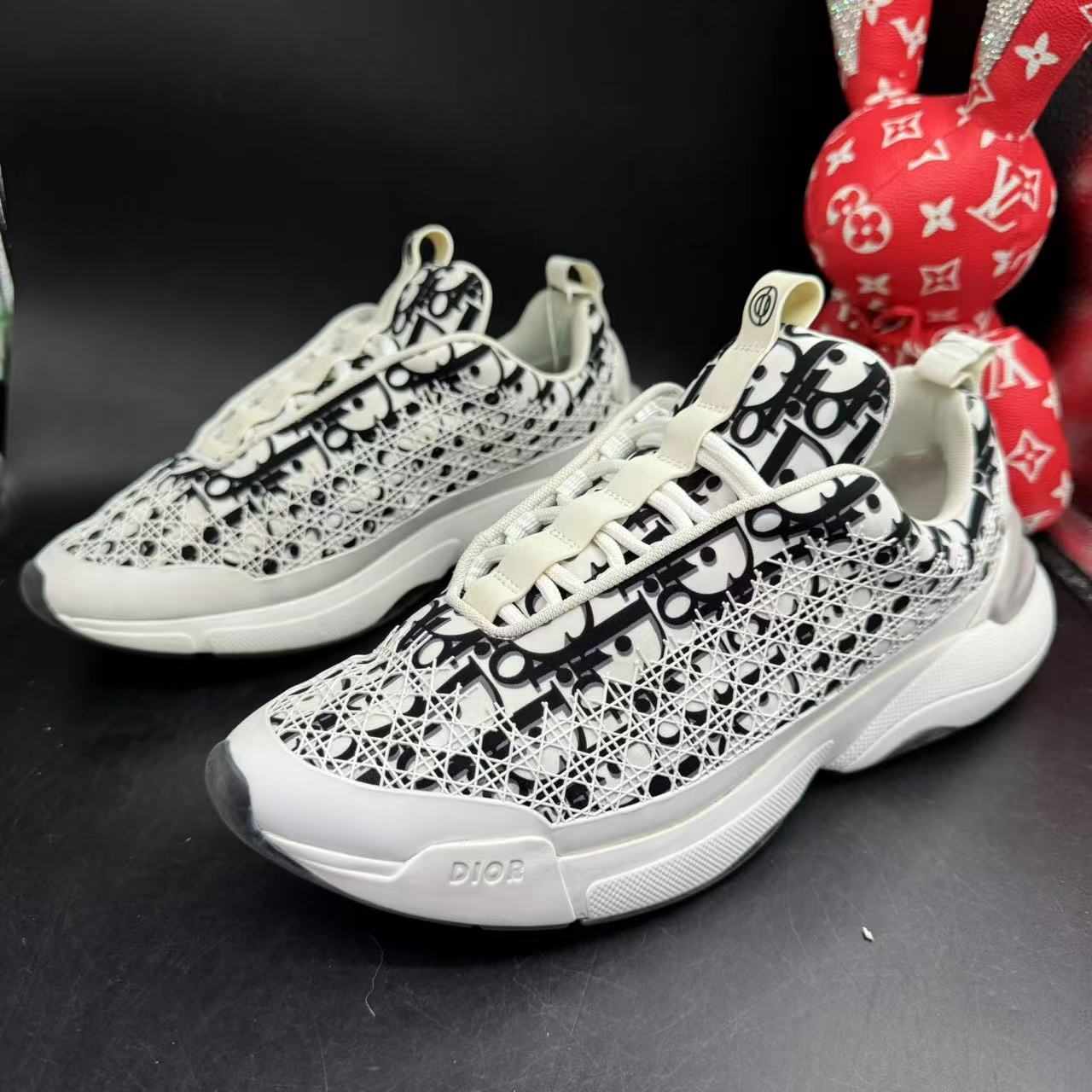 95新 DIOR/迪奥 【AO特惠】42欧码 男士舒适白黑印花厚底鞋ao517