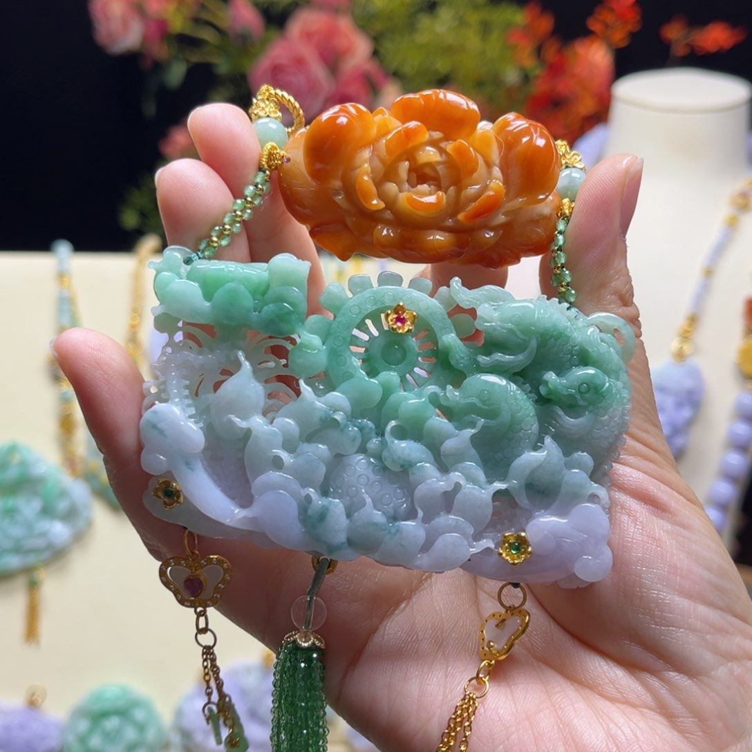 翡翠颈饰未镶嵌天然