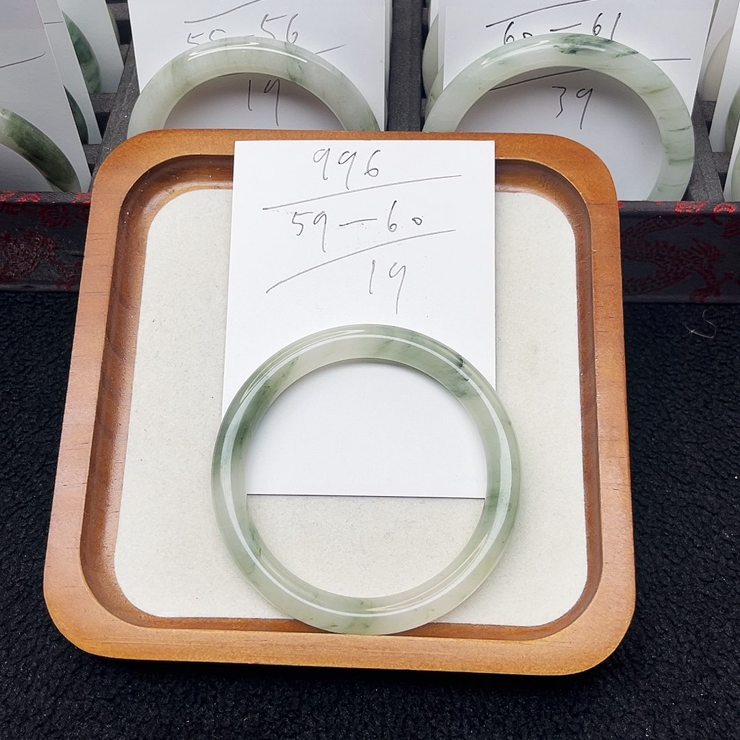 石英质玉未镶嵌手镯996
