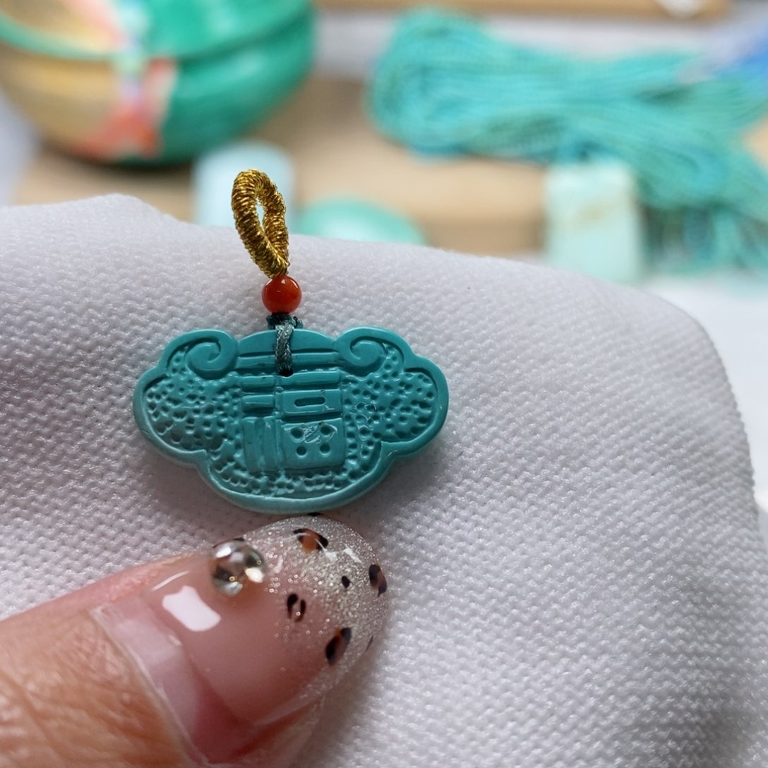 绿松石颈饰未镶嵌