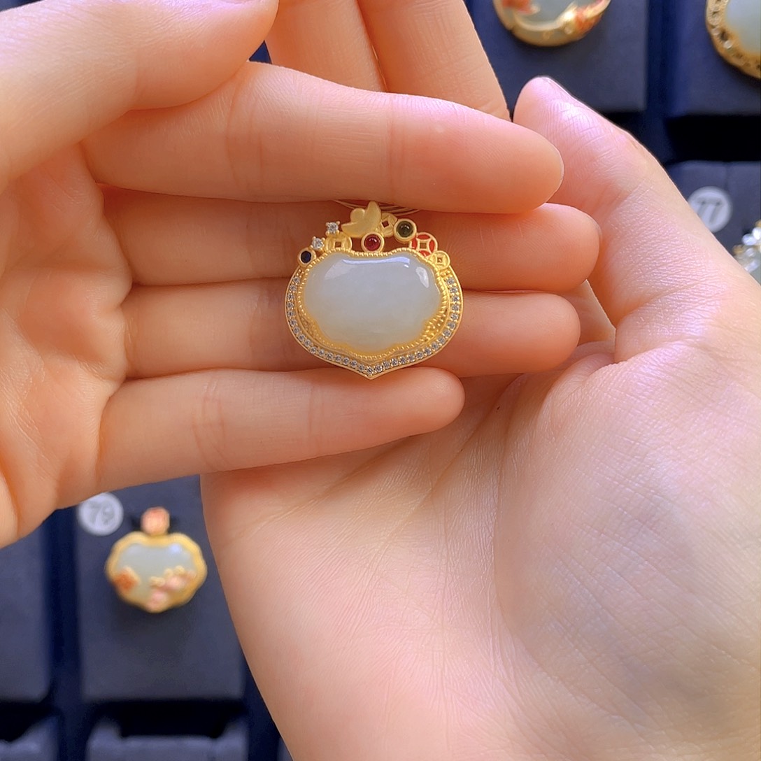 和田玉颈饰银S925镀金镶嵌