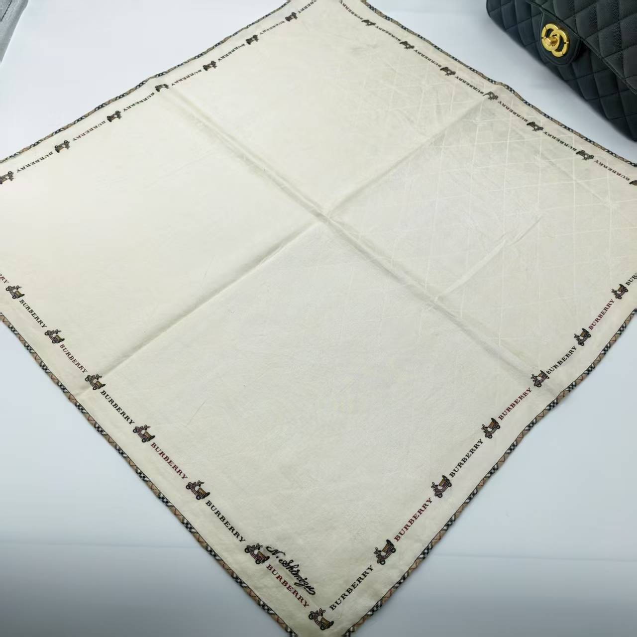 95新 BURBERRY/博柏利 海囤/巴宝莉/丝巾yy08560