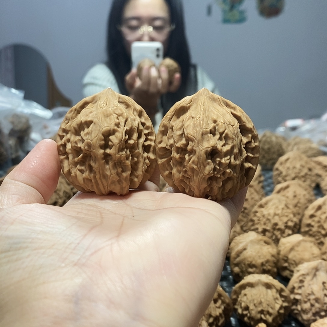 桃核吊坠鸡心42+白尖