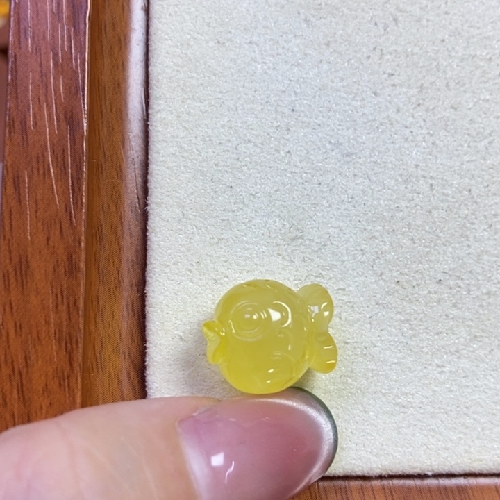 琥珀未镶嵌珠宝奇石小鱼