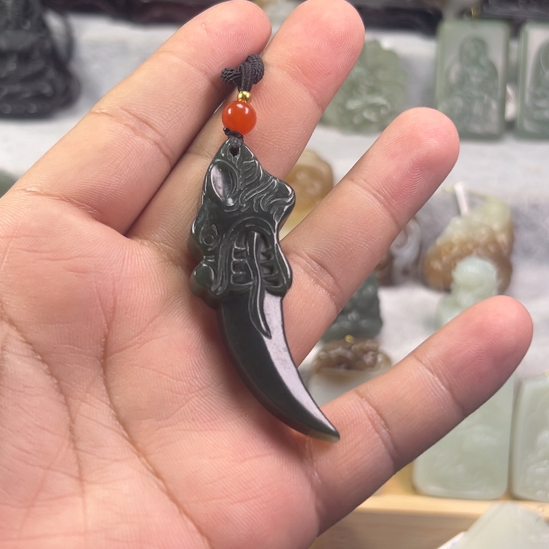 和田玉颈饰未镶嵌