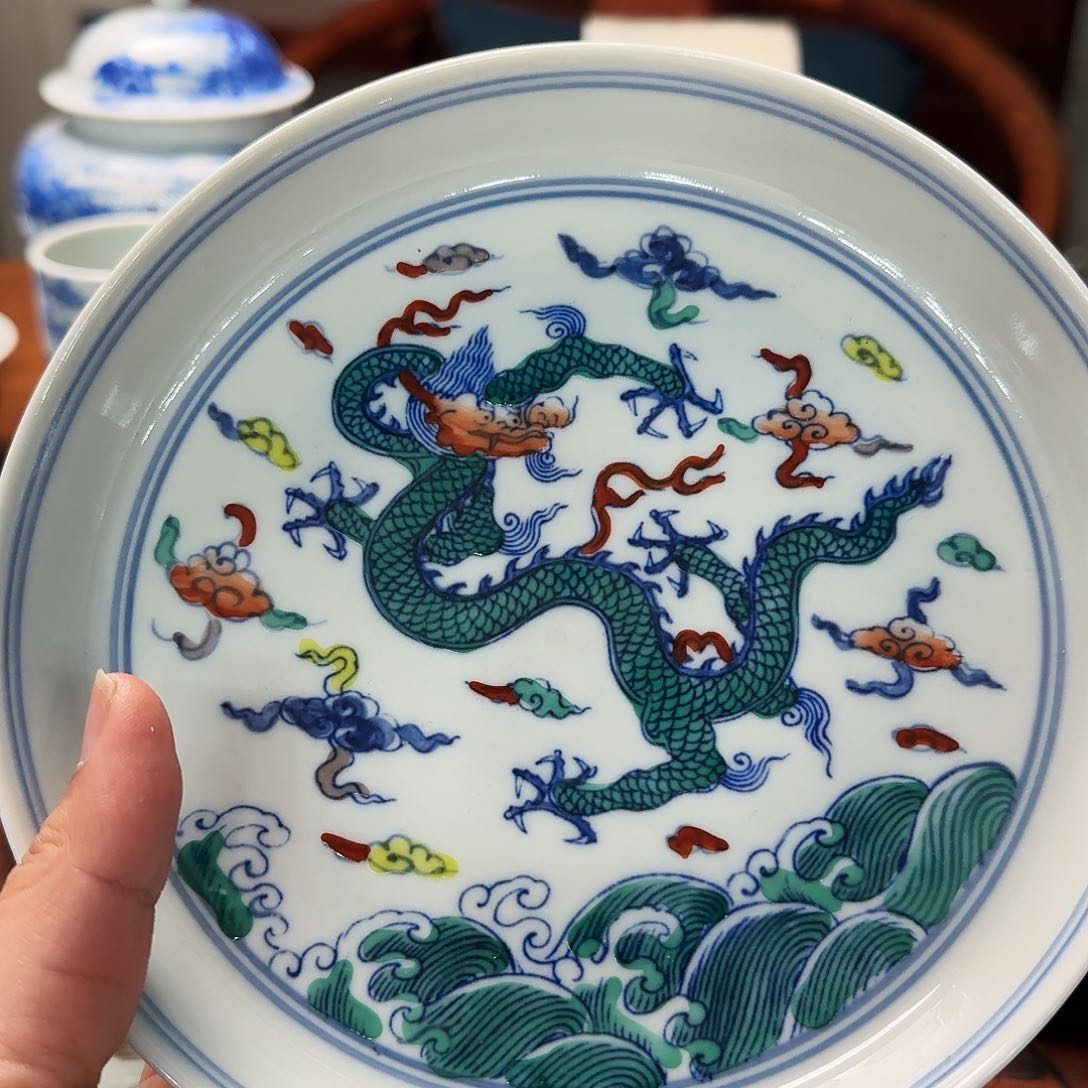 斗彩手绘壶承微瑕