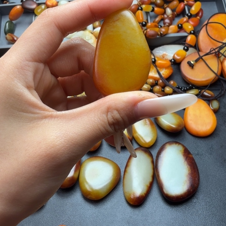 和田玉未镶嵌颈饰