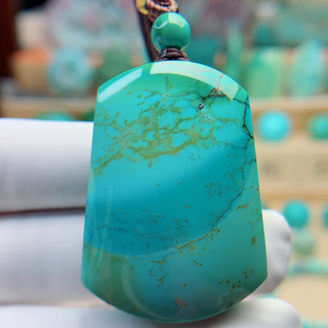 绿松石颈饰未镶嵌