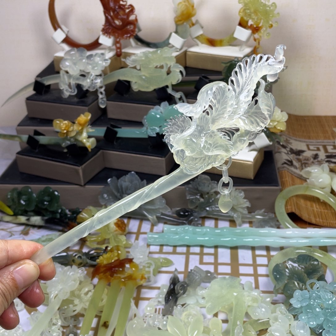 未镶嵌蛇纹石玉发饰小*猫