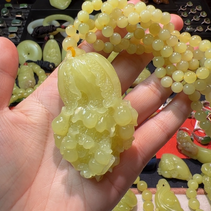 和田玉（黄玉）颈饰未镶嵌