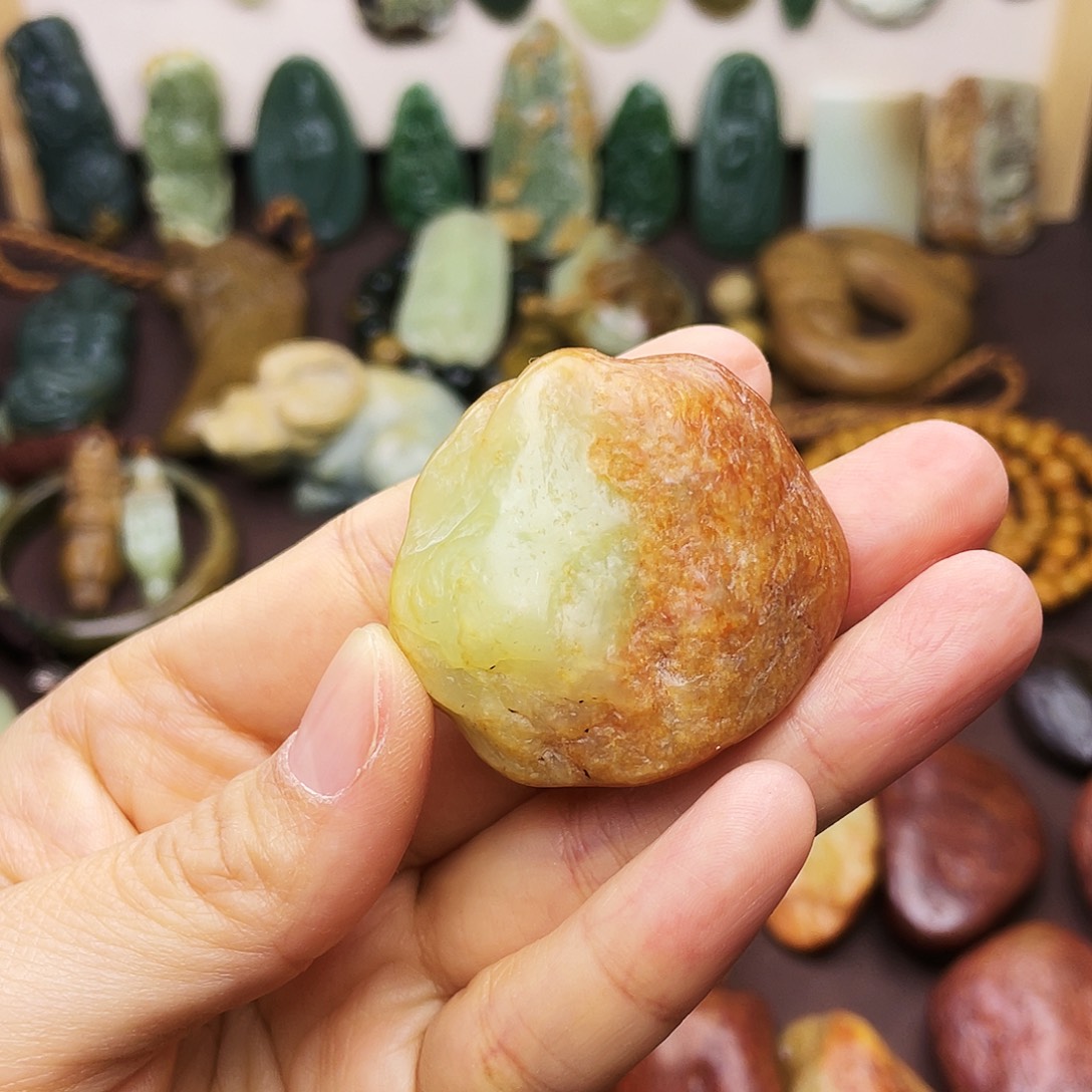 岫岩河磨玉（透闪石质玉）未镶嵌颈饰