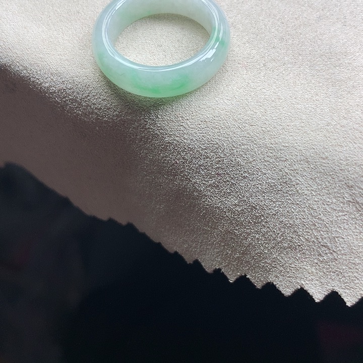 翡翠颈饰未镶嵌吊坠