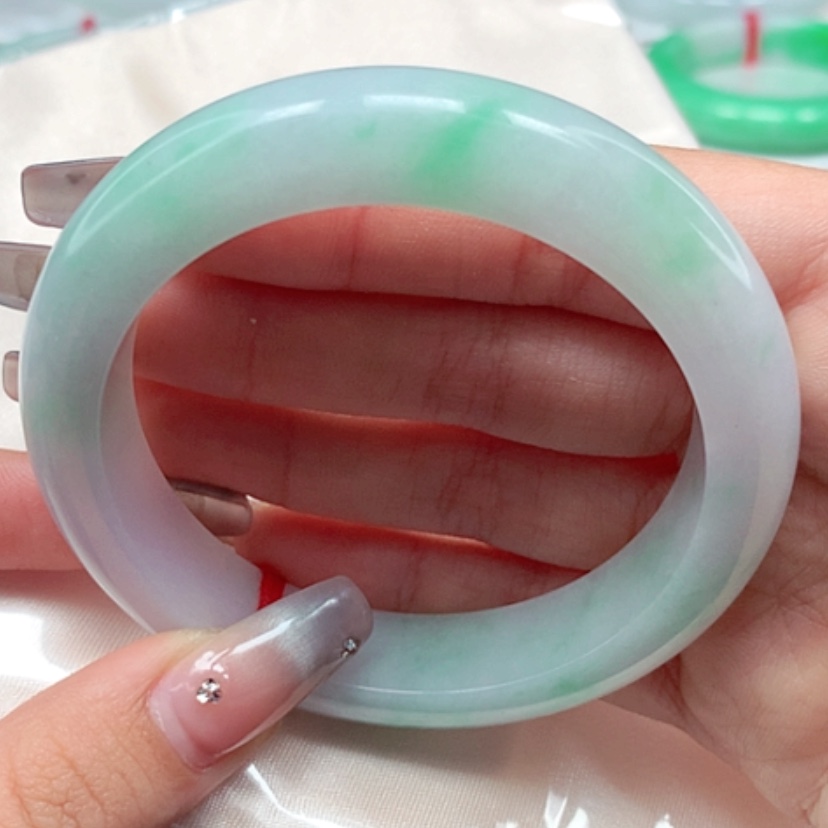 【闪购商品】翡翠手镯未镶嵌57圈