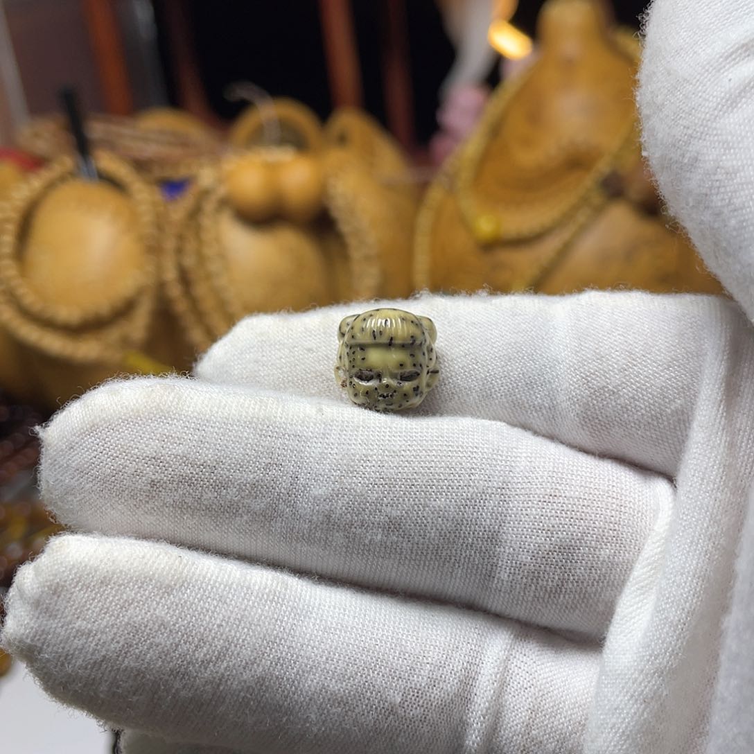 手串星月菩提雕刻哪吒