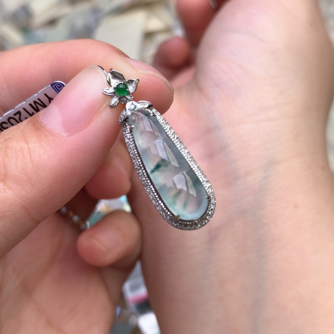 【闪购商品】18K金镶嵌挂件翡翠一