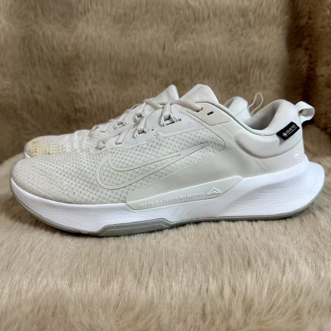 95新 MM6 42码265/ Juniper Trail 2 越野 缓震 跑鞋 白灰