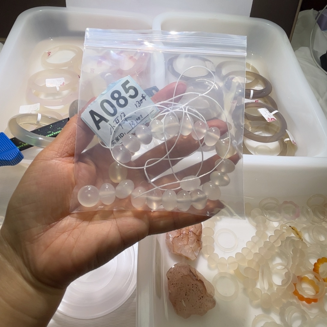 小***朵玛瑙/玉髓未镶嵌手链