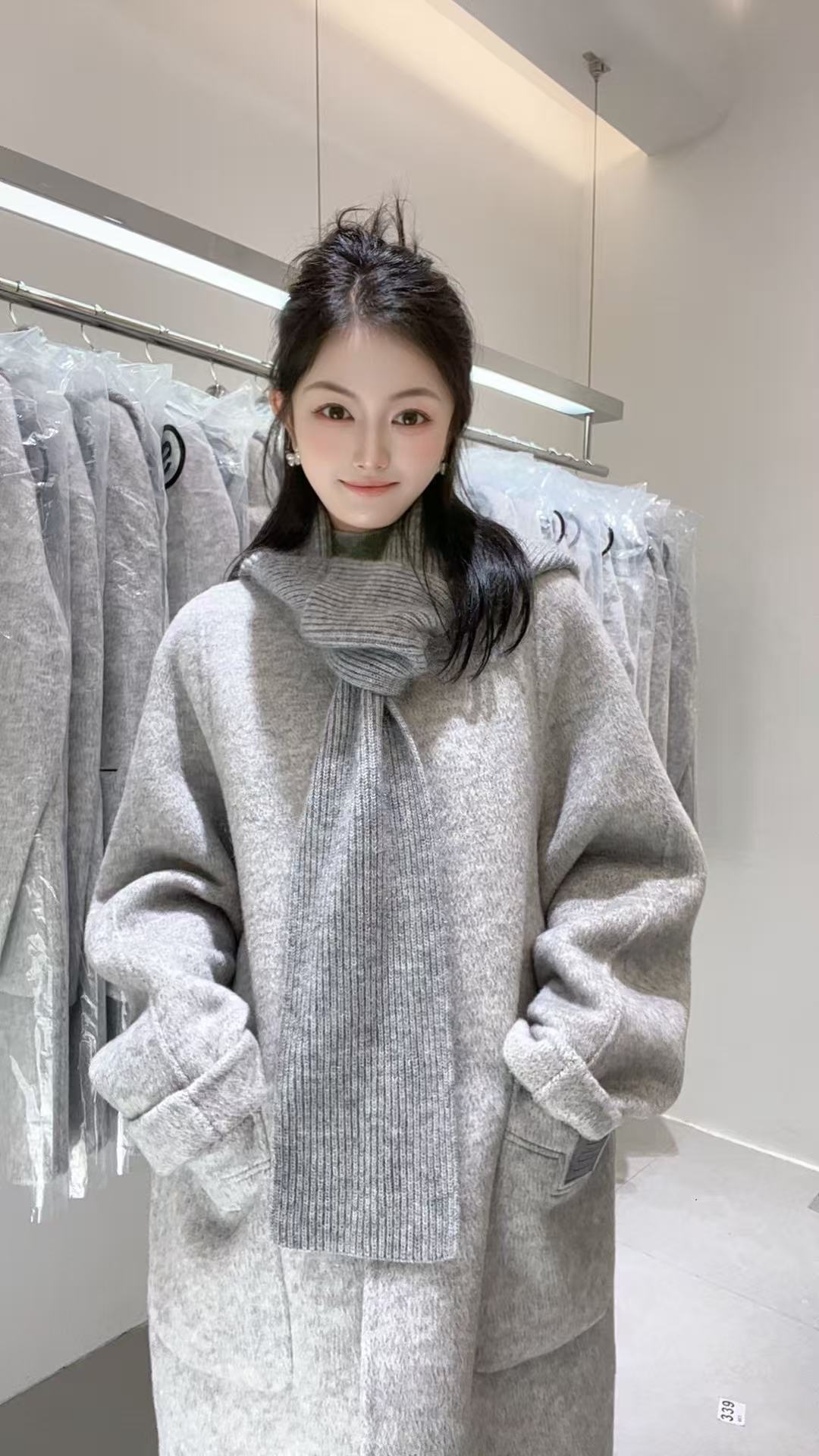 花灰色韩系新款时尚帽子围脖羊毛大衣外套