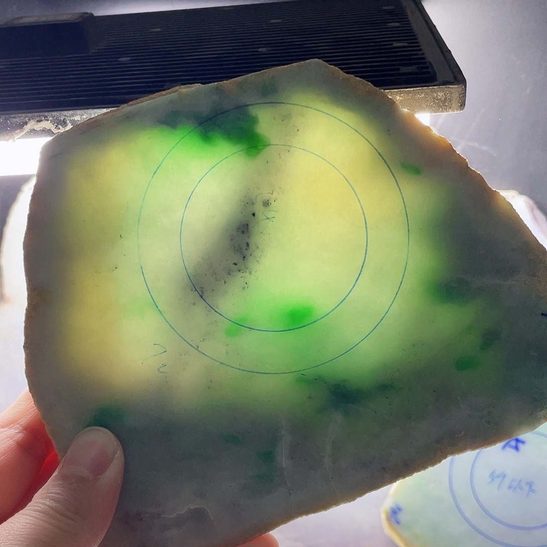 翡翠颈饰未镶嵌毛料22