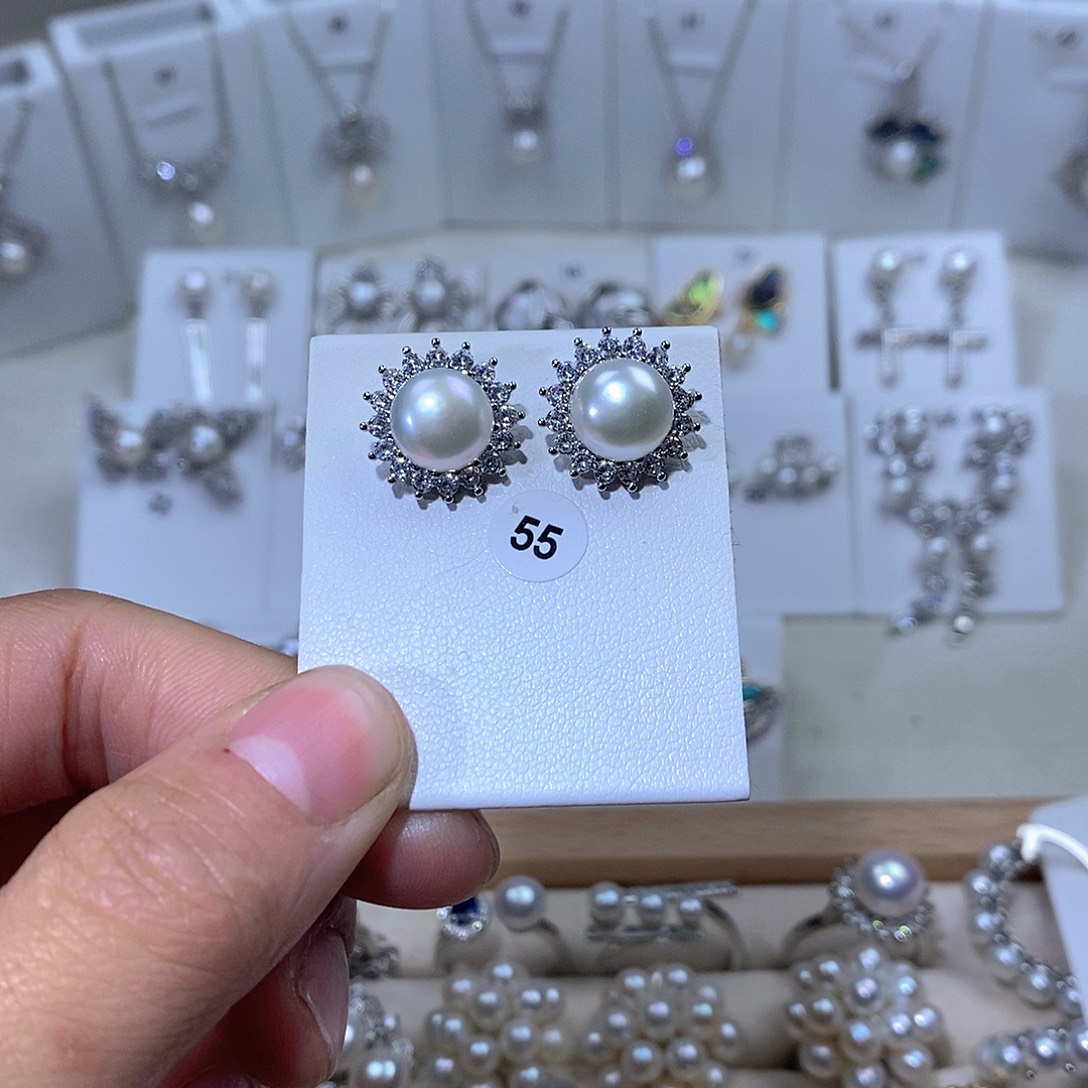 淡水珍珠耳饰未镶嵌